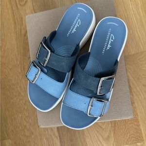 Clarks Cloudsteppers Drift Buckle slide sandals NWB 7M denim blue platforms